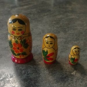 Vintage Wooden Russian Nesting Dolls 3pc